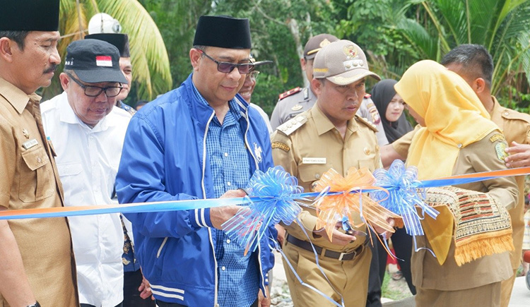 Syarif Alkadrie Resmikan Jembatan yang Dinantikan Warga 20 Tahun