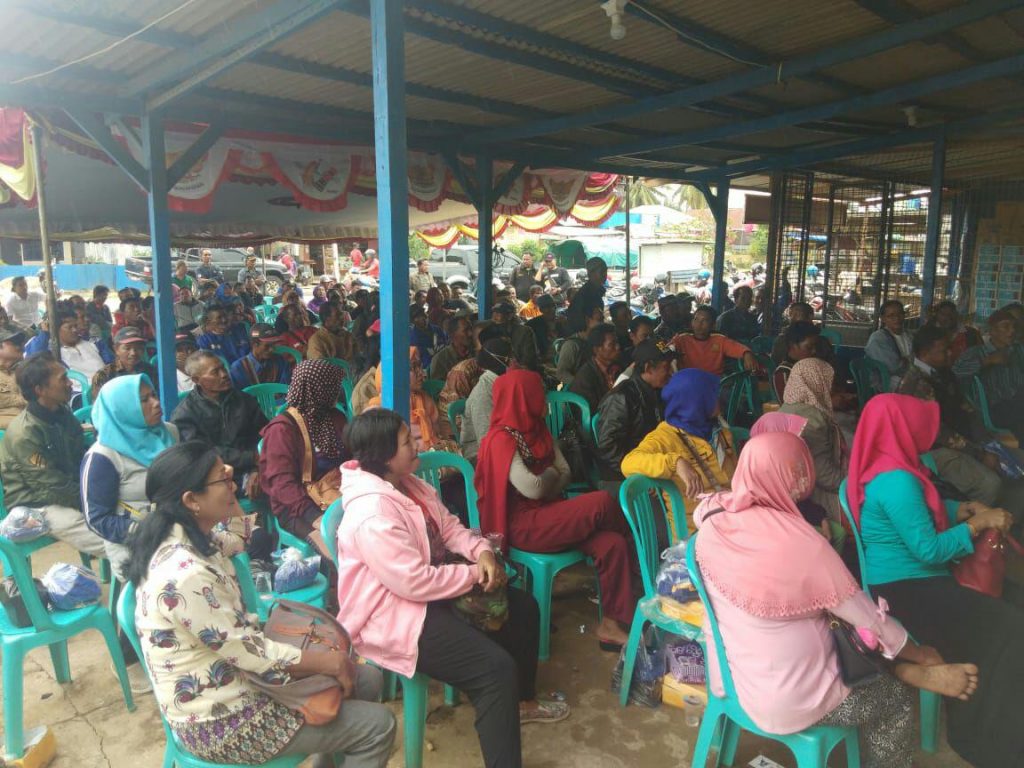 Anggota DPR RI dari NasDem dialog dengan ratusan petani