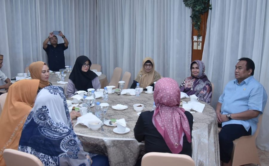 Buka Bersama Janda Para Pejuang, Gobel Ajak Jaga Budaya Gorontalo