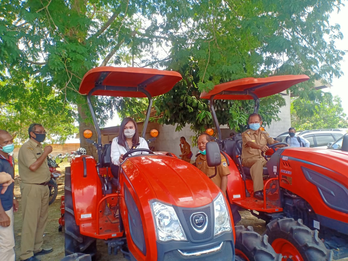 Yessy Dorong Kemajuan Pertanian di Melawi