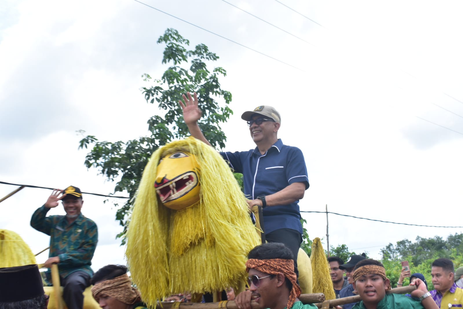 Syarief Abdullah Resmikan Balai Kesenian di Kubu Raya