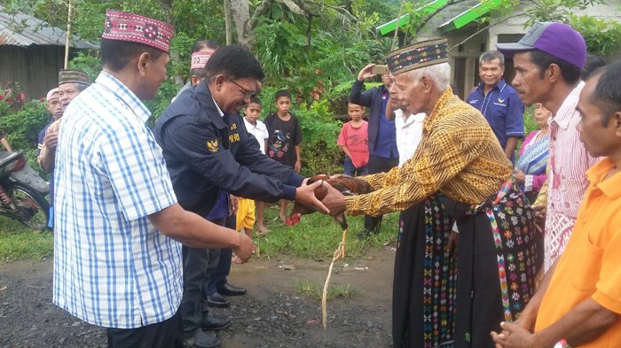 Reses di Mabar, Johnny G Plate Serap Aspirasi Warga Soal Irigasi Hingga Dana BOS