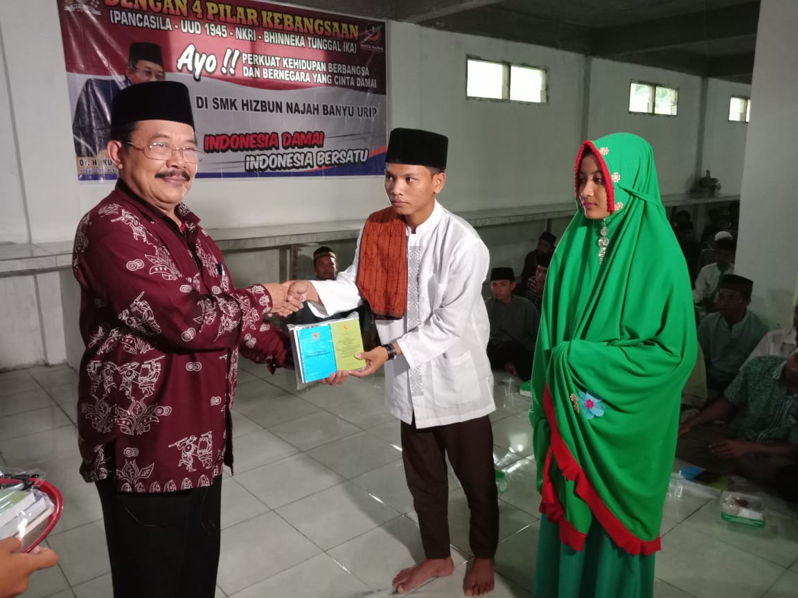 Resmikan Sumur Bor di Emate, Kurtubi Soroti Infrastruktur Jalan