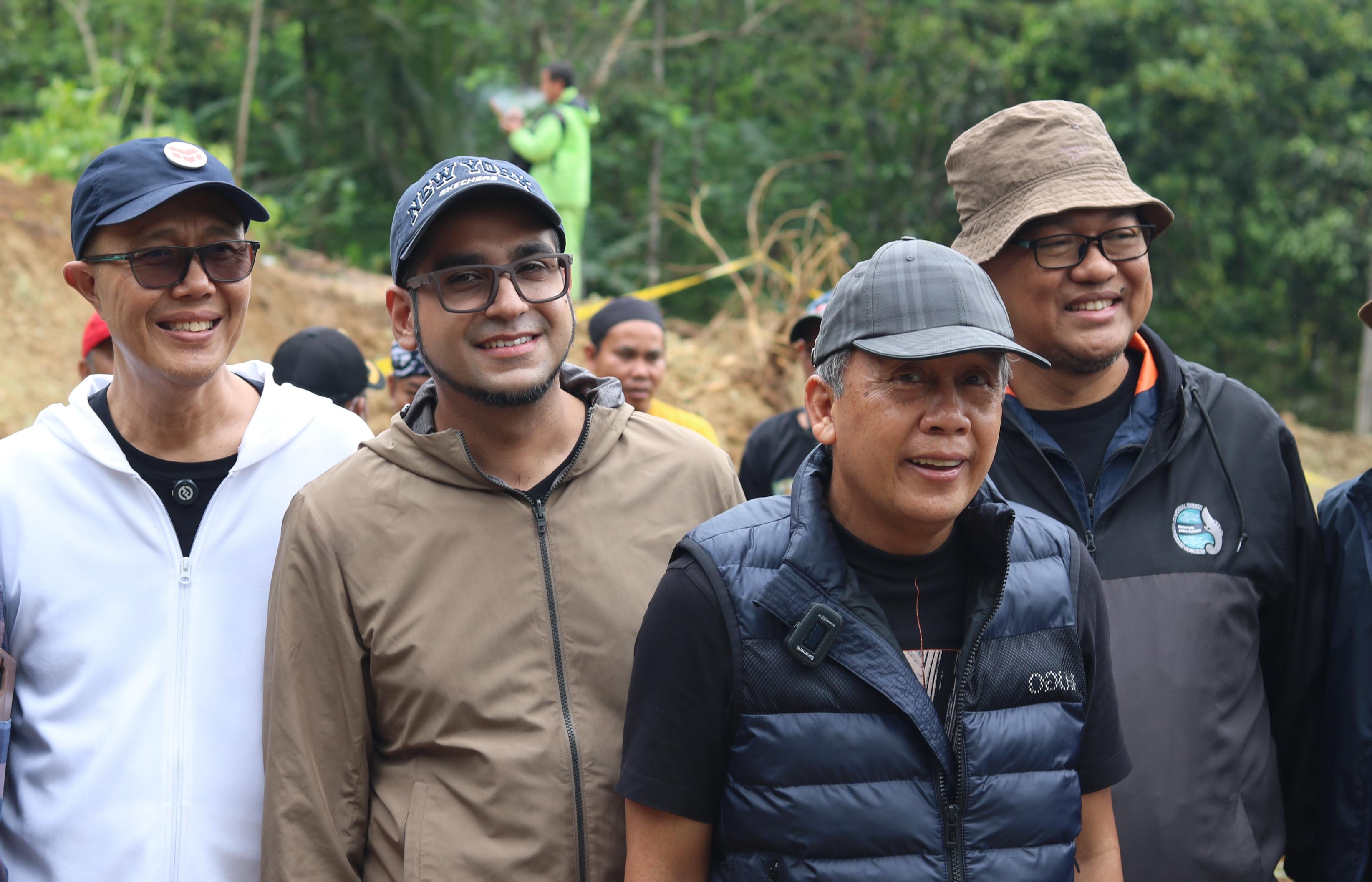 Saan Mustopa Tinjau Lokasi Bencana Alam di Sukabumi