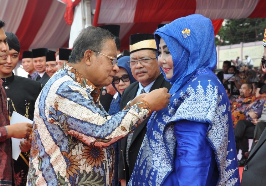 Anggota Fraksi Nasdem DPR RI Mendapat Penghargaan Satyalancana Wira Karya