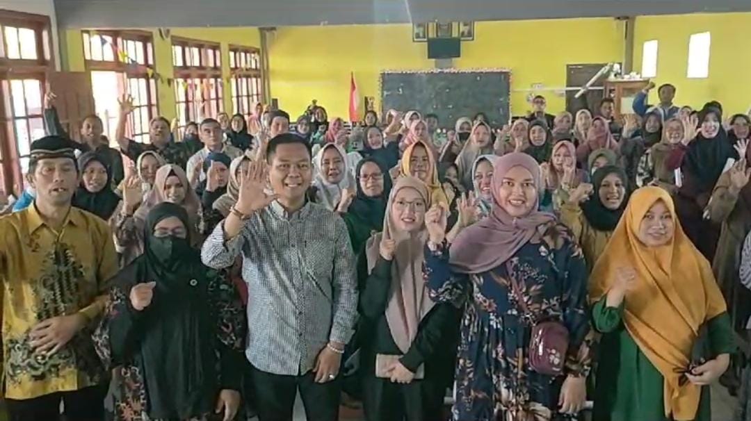 Gus Amri Ajak Emak-Emak tidak Golput pada 14 Februari Mendatang