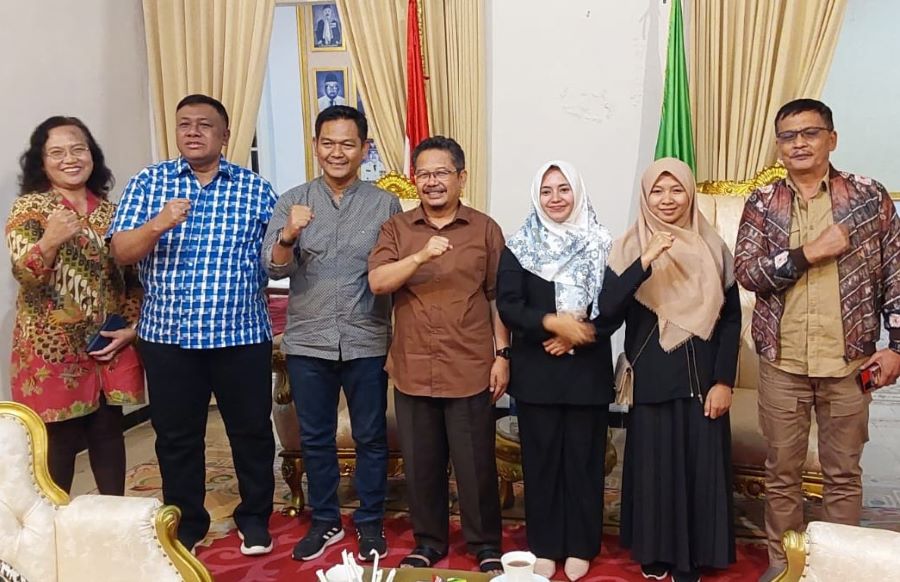 Gus Amri Sowan ke Pj Bupati Pasuruan Melaporkan Salurkan Beasiswa PIP dan KIP Kuliah