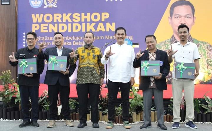 Gus Amri Minta Semua Pihak Dukung Upaya Mencerdaskan Bangsa