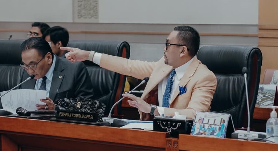 Sahroni Desak Polri Tindak Tegas Preman Berkedok Ormas