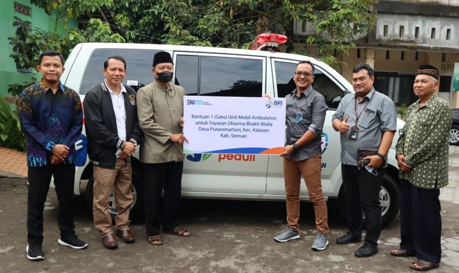 Selama Jadi Anggota DPR Subardi Serahkan Tujuh Unit Ambulans