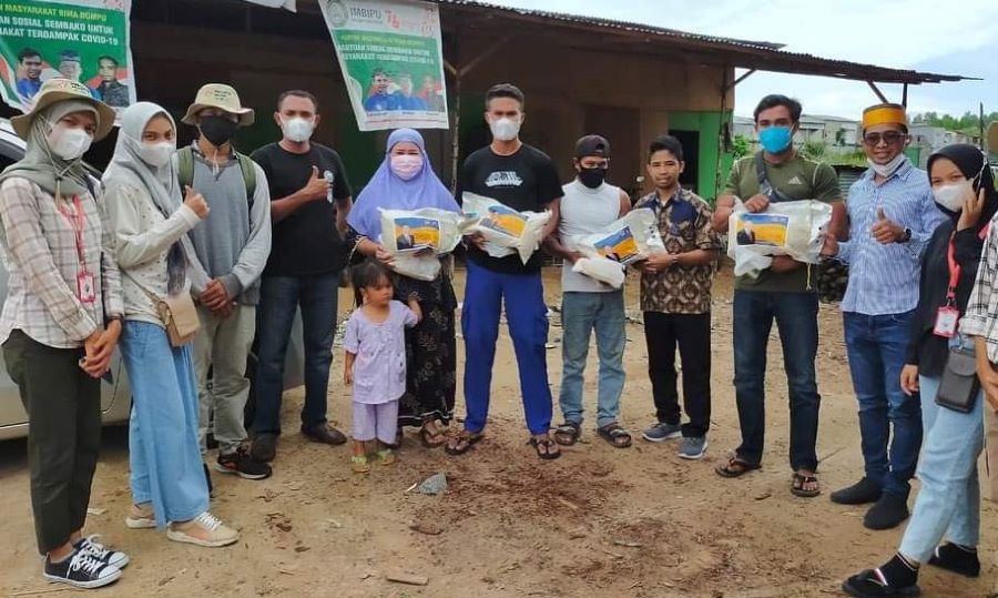 Arkanata Berikan Bantuan Sembako kepada Warga Tarakan