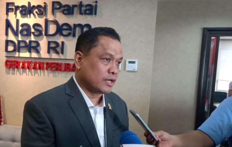 Semua Menteri Harus All Out Bekerja