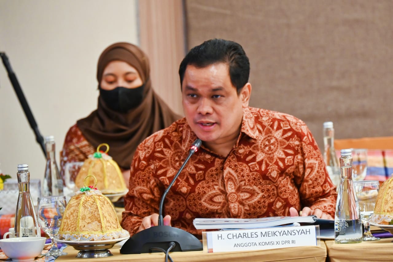 Charles Tegaskan Perusahaan Harus Beri Hak Karyawan Terkena PHK