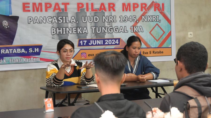 Eva Rataba Sosialisasikan Empat Pilar kepada Pemuda Gereja Toraja