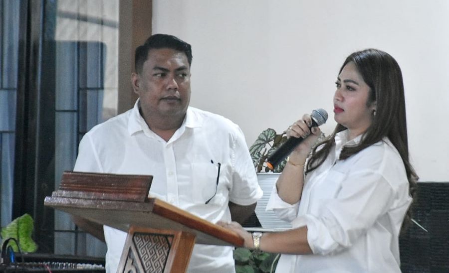 Eva Rataba Mohon Doa Restu Keluarga Maju Lagi di Pileg 2024