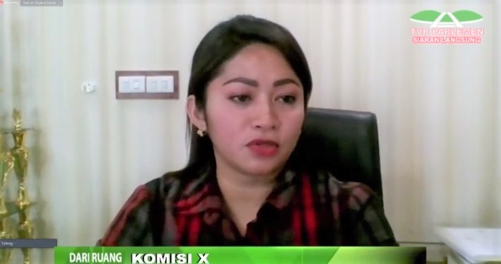 Eva Harap Pemerintah Buka Taman Baca di Desa