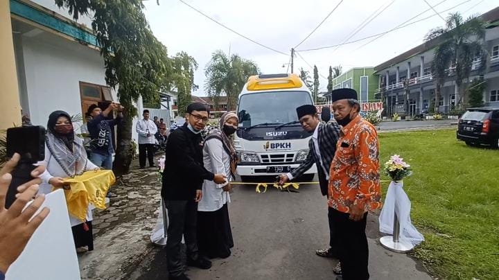 Muzakki Perjuangkan Mobil Operasional Stikes Bhakti Al-Qodiri Jember