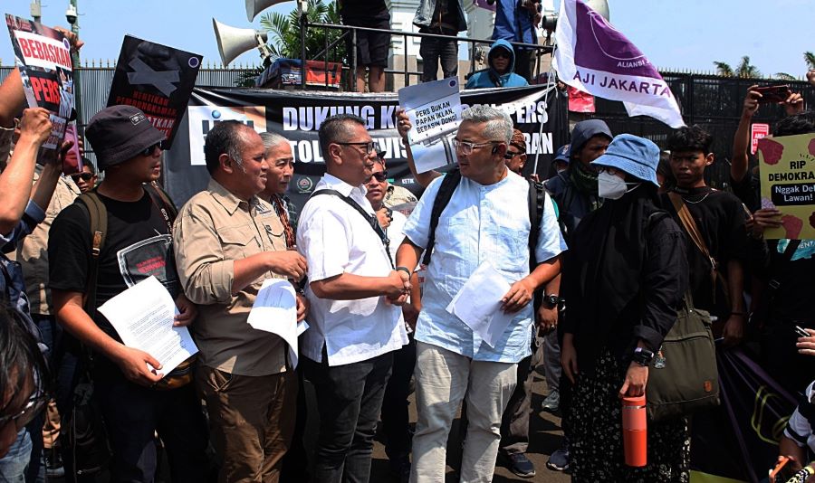 Farhan Pastikan akan Kawal Proses Revisi UU Penyiaran