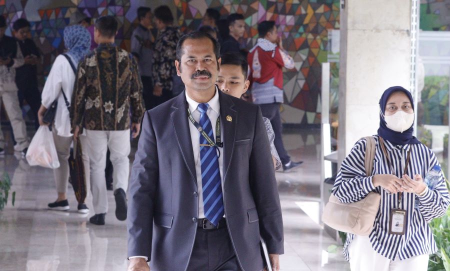 Furtasan Nilai Terjadi Pergeseran Penghormatan terhadap Guru