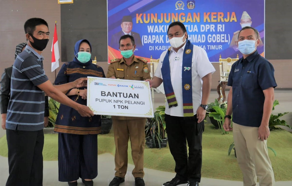Rachmad Gobel Bantu 1 Ton Pupuk untuk Kolaka Timur