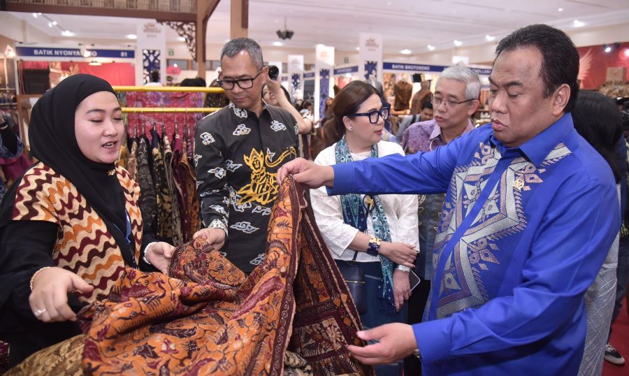 Pemerintah Harus Lebih Fokus Lindungi Industri Kain Nasional