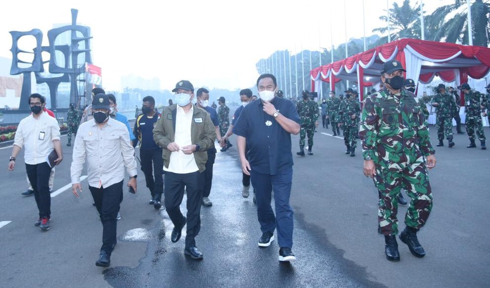 DPR, TNI, dan Warga Sipil Harus Bersatu Lawan Covid-19
