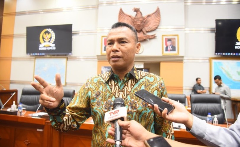 Hasbi Minta Operator Seluler Perbaiki Sistem Layanan Pengaduan Publik