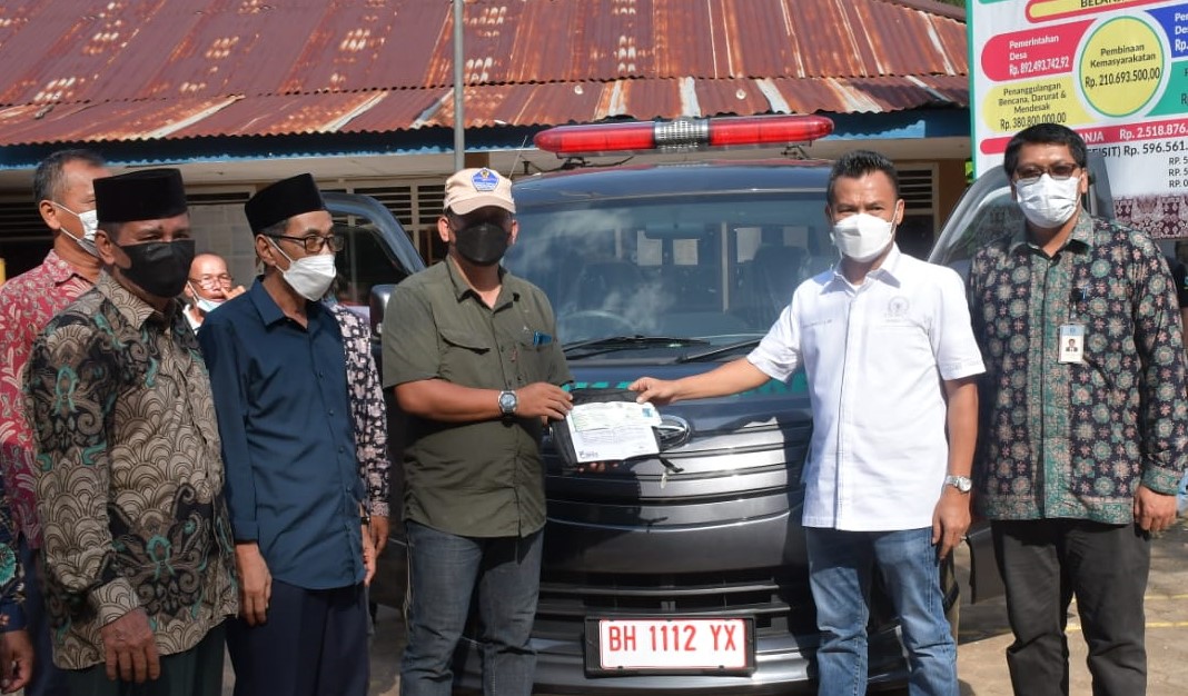 Hasbi Salurkan Ambulans untuk Yayasan Tahan Kilang