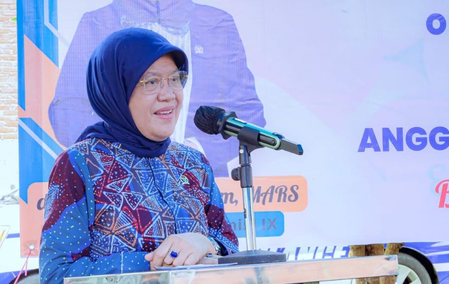 Hasnah Sosialisasikan Obat, Makanan Aman dan K3 di Barru