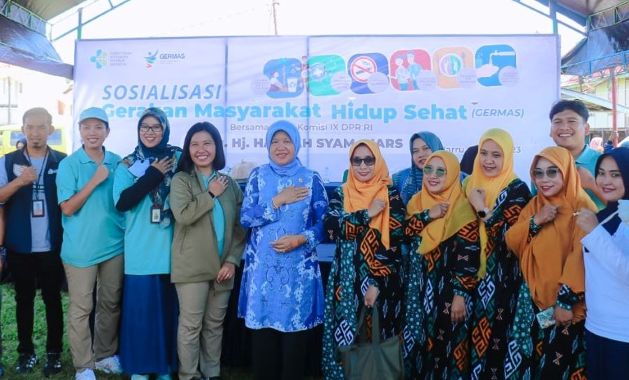 Hasnah Gelar Sosialisasi Germas di Mangkoso Barru