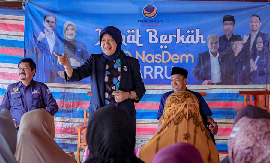 Jumat Berkah di Barru, Hasnah Syam Bagikan 173 Paket Sembako