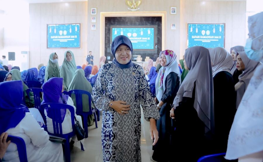 Safari Ramadan Hasnah Syam Berakhir di Kecamatan Barru