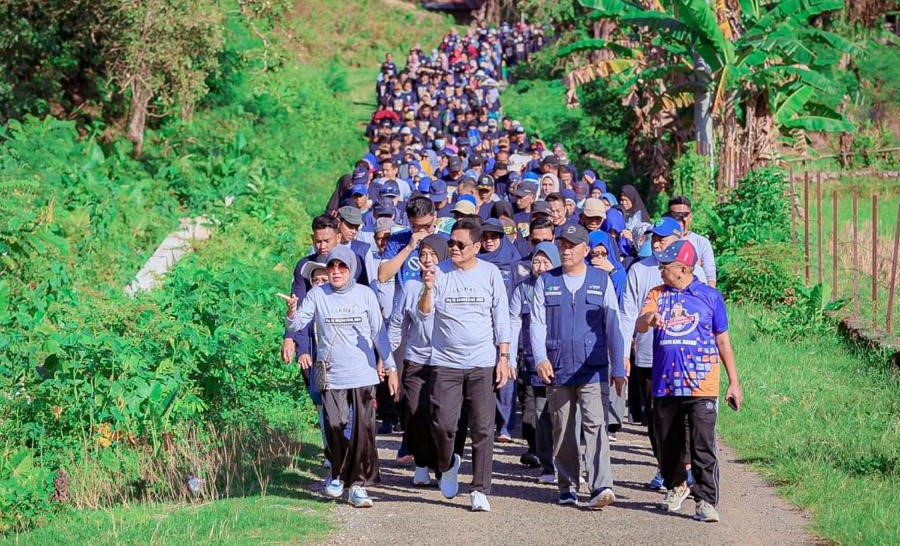Hasnah Syam Sosialisasikan Germas Melalui Jalan Santai