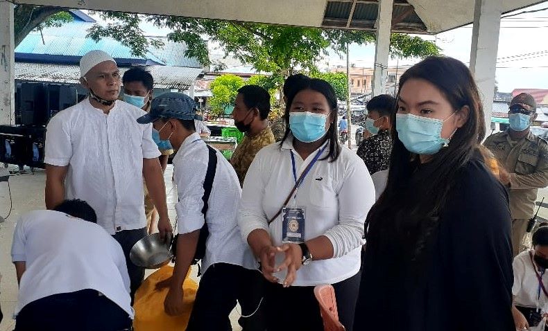 Hillary Perjuangkan Nasib Rafael