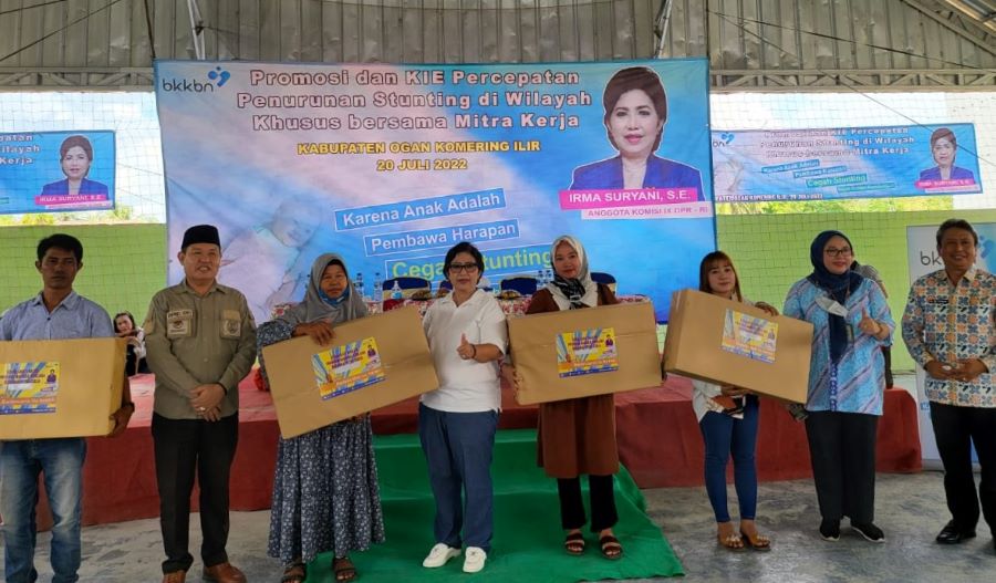 Reses ke Sumsel, Irma Sosialisasi Bangga Kencana dan CekKLIK