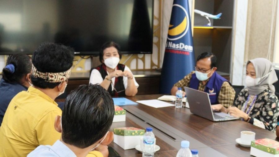 Irma Suryani Terima Pengaduan Keluarga Pekerja Migran