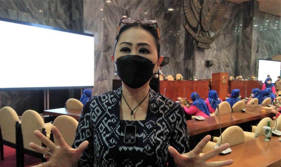 Julie Siapkan Kemeja Tenun Mata Manuk untuk Kepala Negara di KTT ASEAN