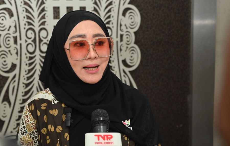Lisda Hendrajoni Bantu Atasi Biaya Pengobatan Balita Penderita TB Otak di RSUP Padang