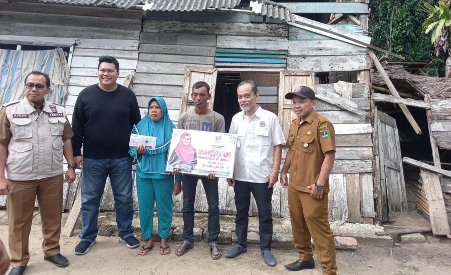 Lisda Bantu Pembangunan Rumah Korban Puting Beliung di Pessel