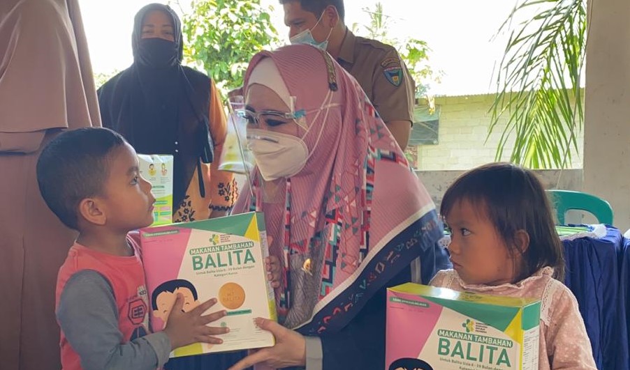 Lisda Beri Pengobatan Gratis dan Pembinaan Ketahanan Pangan