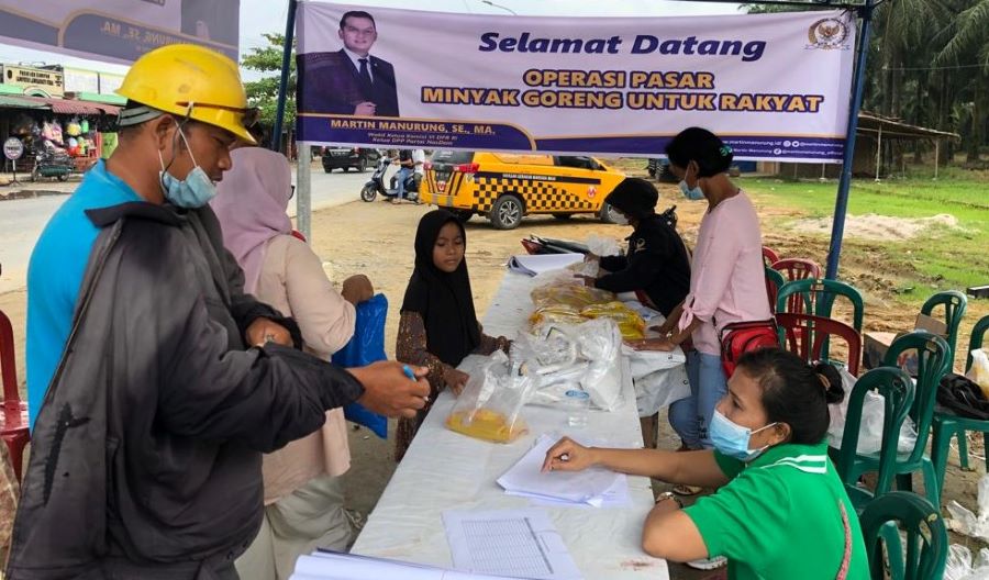 Martin Inisiasi Operasi Pasar Minyak Goreng di Labuhanbatu Raya