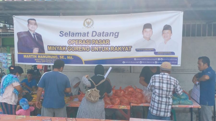 Martin dan Pemkot Sibolga Gelar Operasi Pasar Minyak Goreng