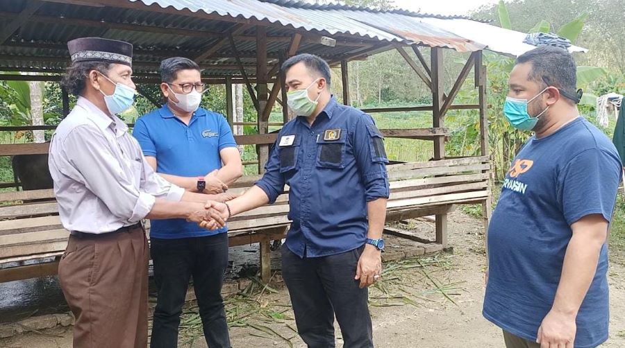 Prananda Berikan 40 Ekor Sapi untuk Kelompok Tani Tebing Tinggi
