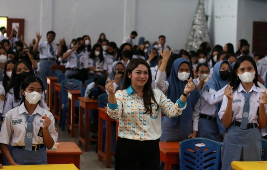 Eva Rataba Sosialisasikan Beasiswa PIP Jalur Aspirasi