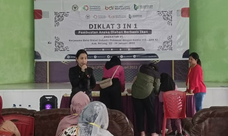 Rico Sia Gelar Pelatihan Pengolahan Pangan Berbasis Ikan bagi UMKM Sorong