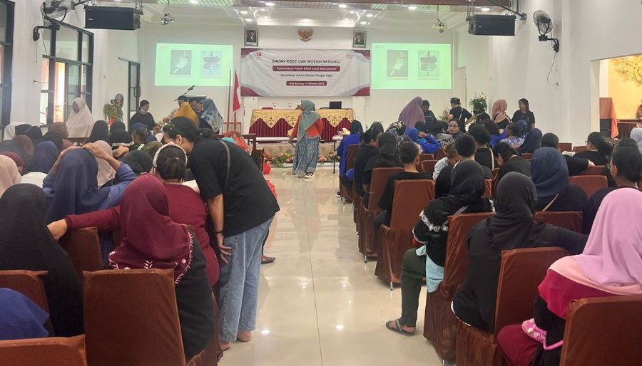 Rico Sia Dorong Inovasi Pengolahan Sagu di Papua Barat Daya