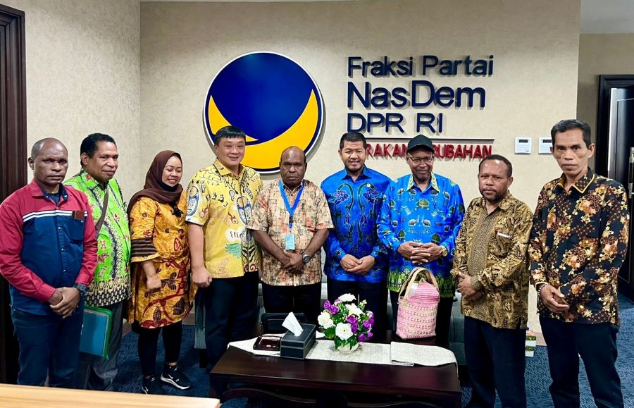 NasDem Terima Audiensi Suku Mala Moi Papua