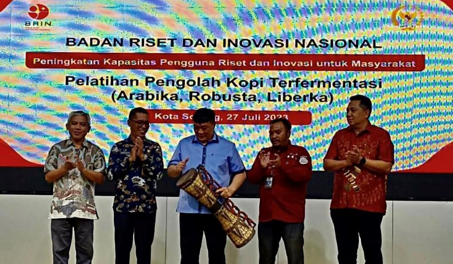 Rico Sia Dorong Pengembangan Bisnis Kopi di Sorong