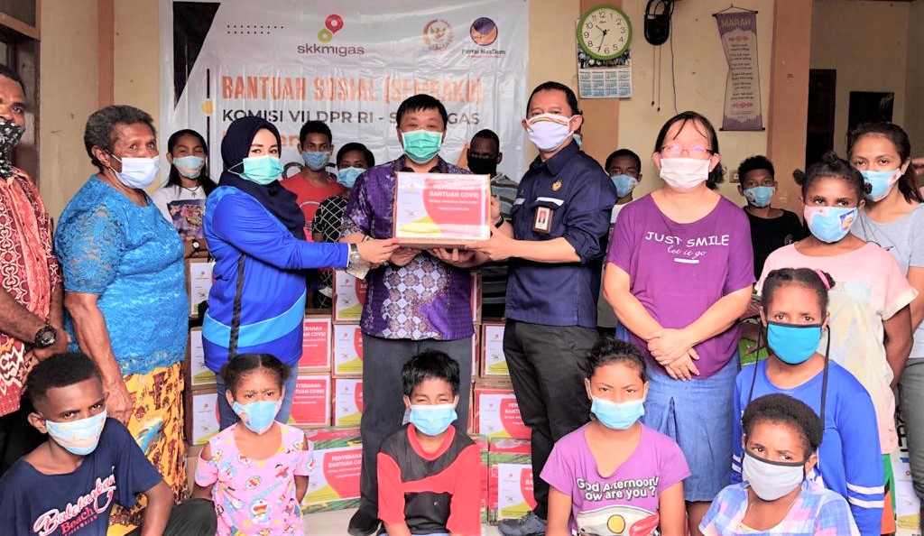 Rico Sia Salurkan Bantuan untuk Enam Panti Asuhan di Bulan Kasih