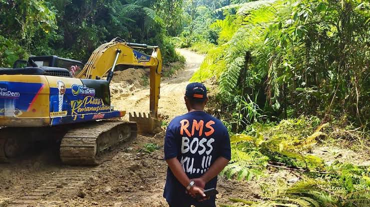 NasDem Sulsel Buka Akses Jalan Terisolasi Masamba-Rampi